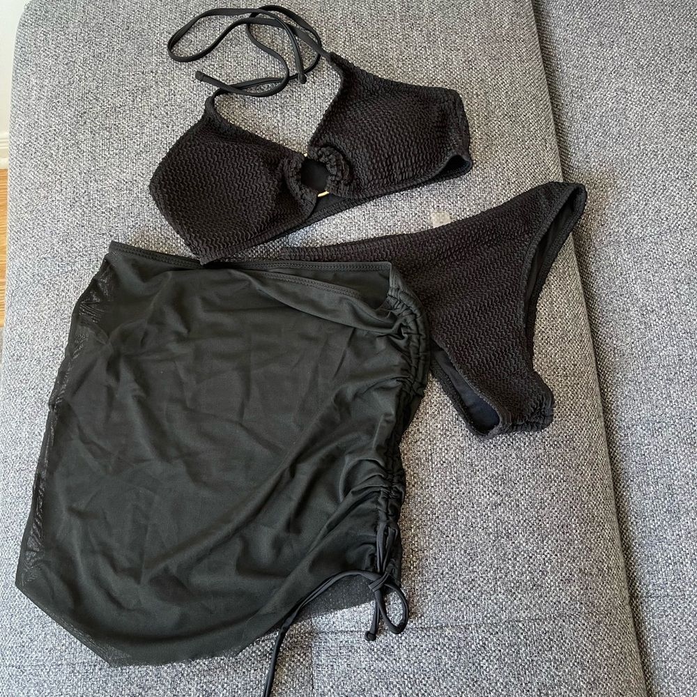 NWOT black bikinis sets - Picture 2 of 5